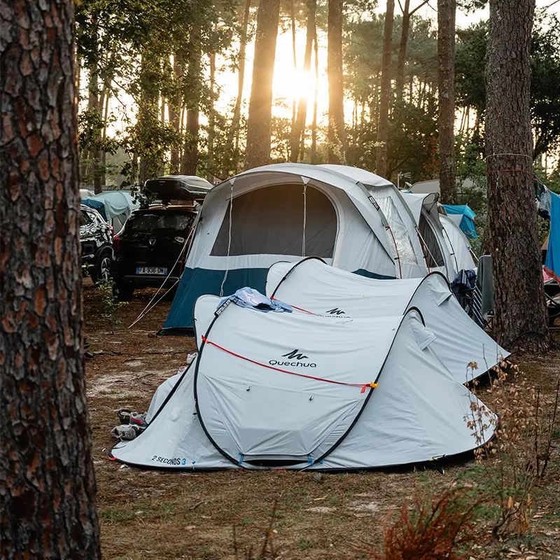 Emplacements tentes et caravanes au camping Le Tatiou
