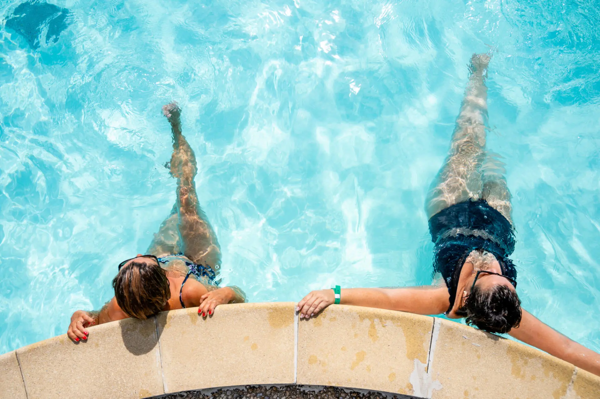 Piscine baignade détente camping Le Tatiou